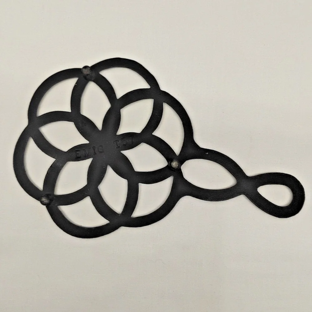 EMIC (EMIG) T57‎ Vintage Cast Iron Hex Circles Trivet Pot & Pan Holder